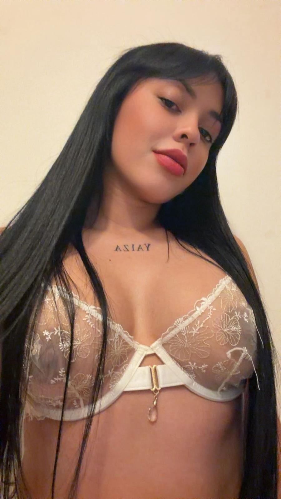 Escort - CHLOE - Ibiza Tops